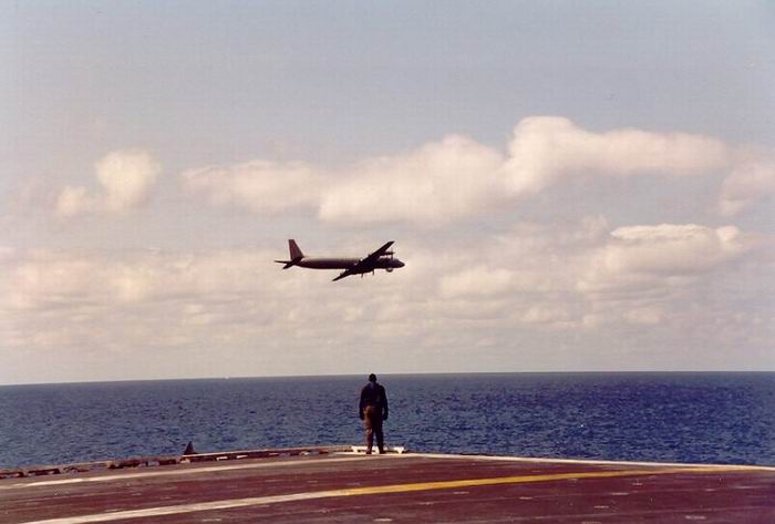 IL 38 passing near a US carrier..jpg