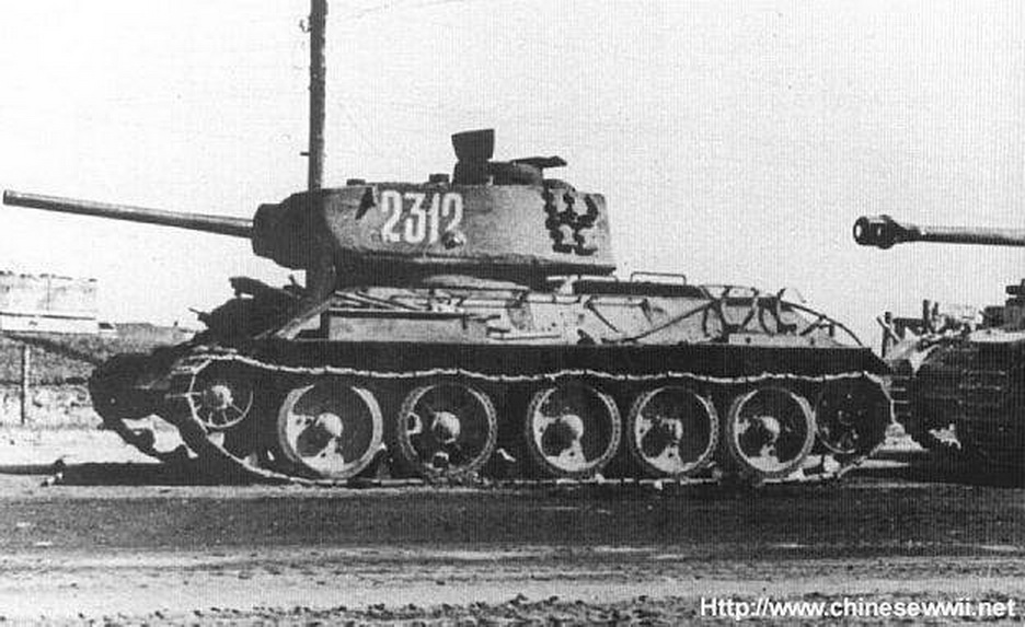 85_Д10, обр.1944 немецкий танк в затылок.JPG