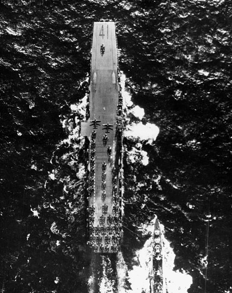 USS_Midway_(CVB-41)_overhead_view_1946.jpg