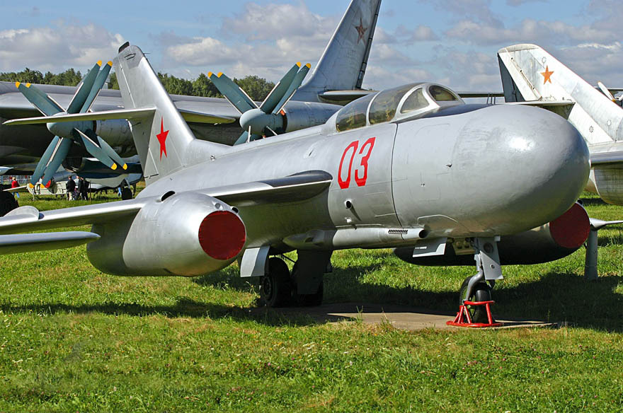 Yak-25.jpg