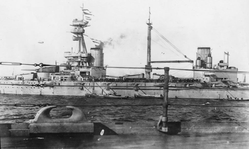 HMS Agincourt, 1918.jpg