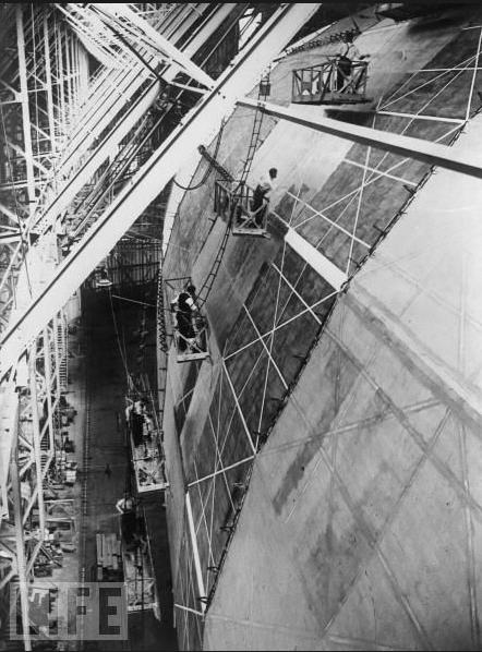 circa 1936 Working on the exterior of the Zeppelin airship LZ-130 during construction.jpg