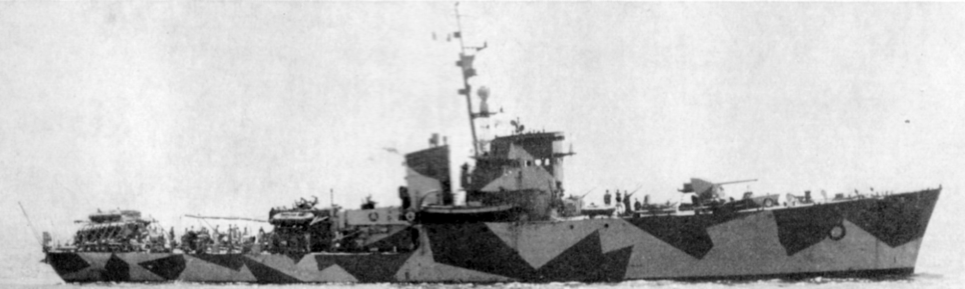 Chimera in 1943 (first Italian ship provided navigating bridge).JPG