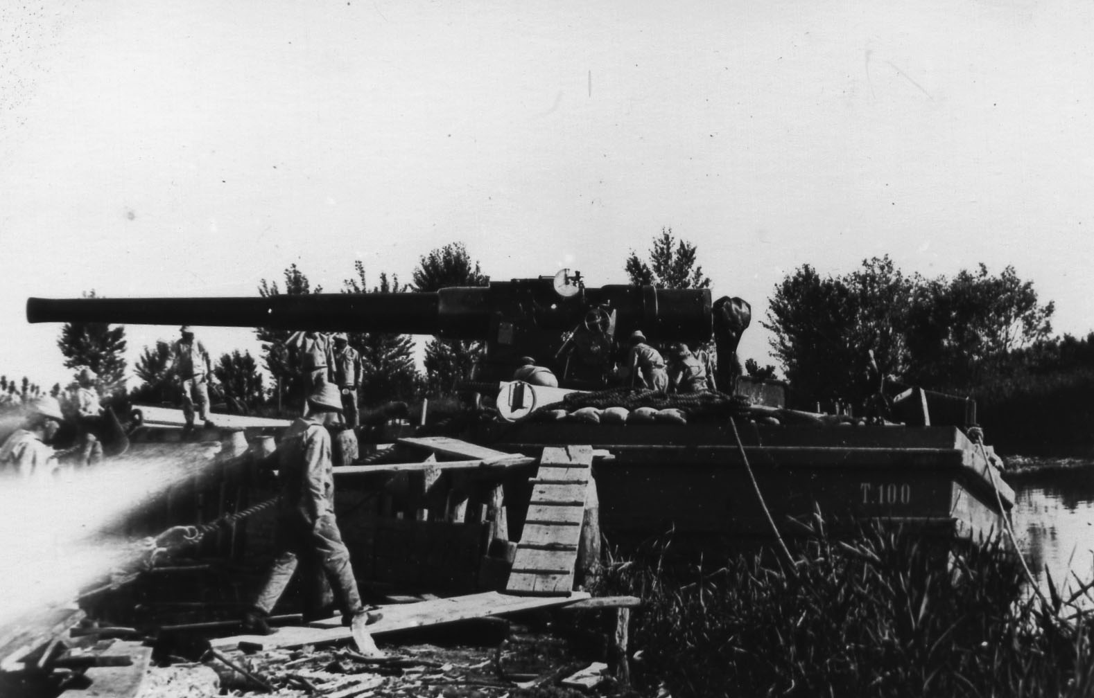 Forte (pontone armato) sul basso Piave fine-1917.jpg