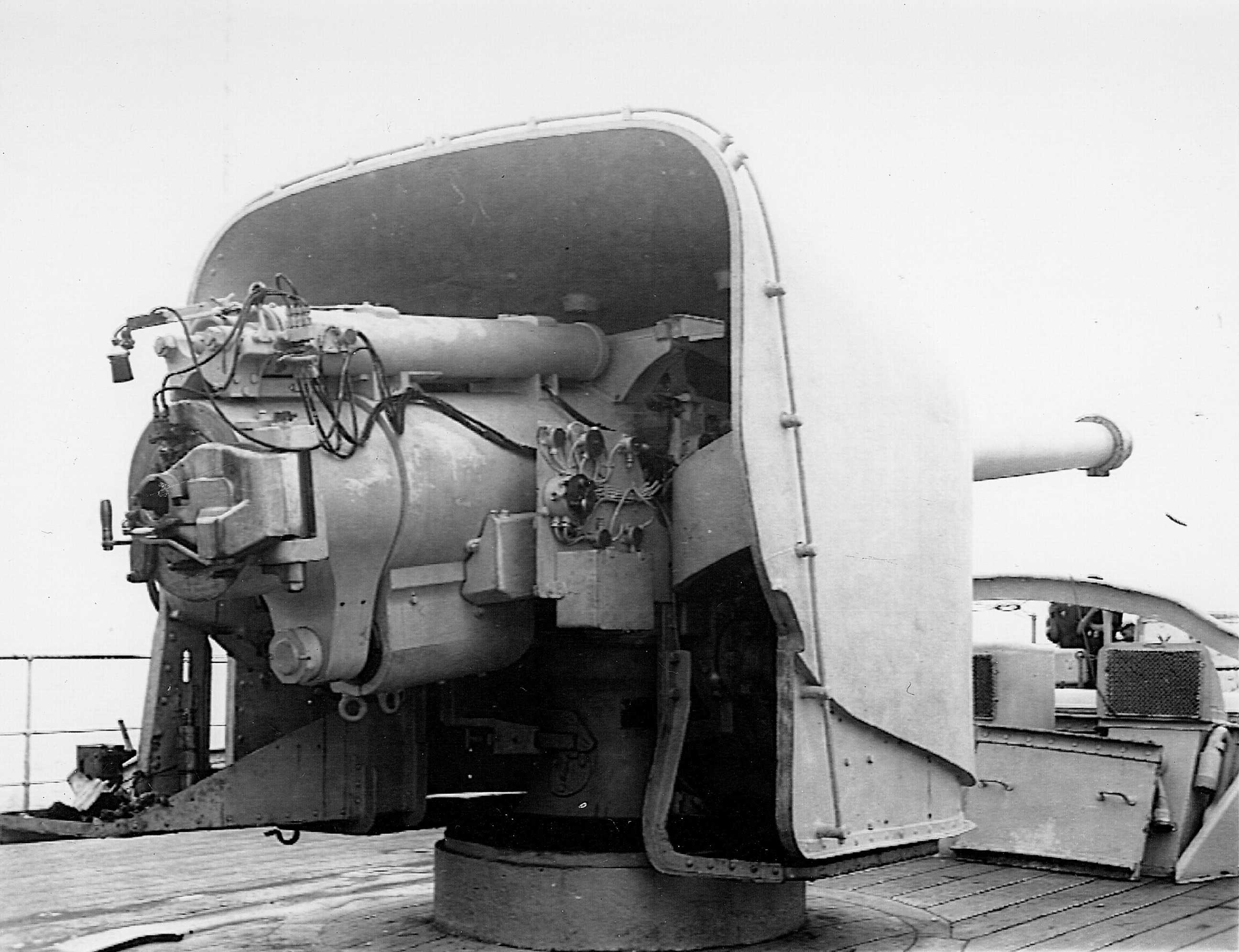 HMAS ADELAIDE  6-inch gun_-.jpg