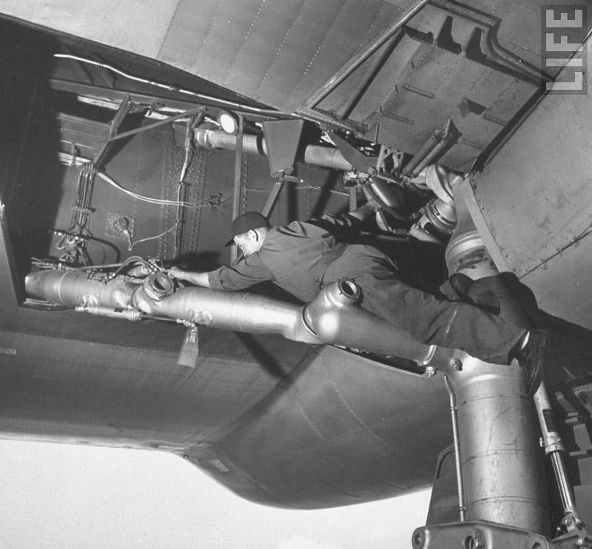 B-36 - landing gear.jpg