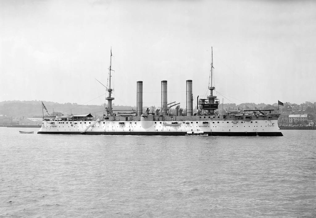 USS Brooklyn, at New York c1900.jpg