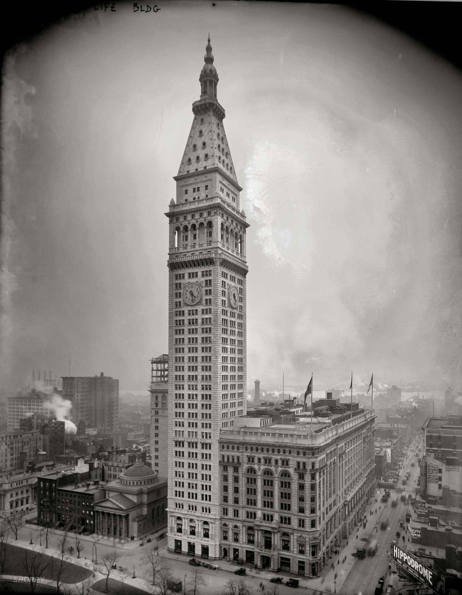 Met Life Building - фото декабря 1909 года.jpg