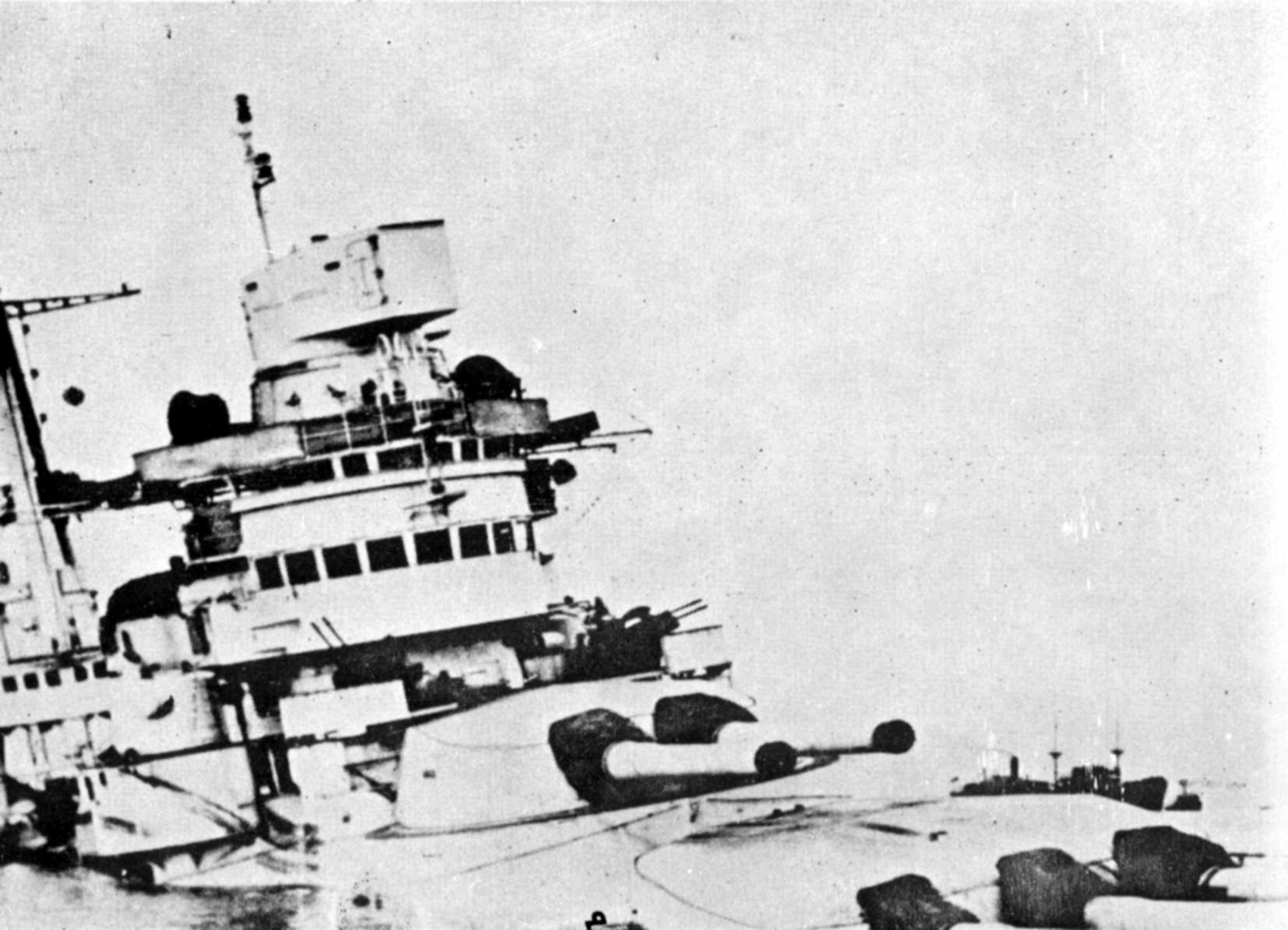 Conte di Cavour sunk at Taranto 2.JPG
