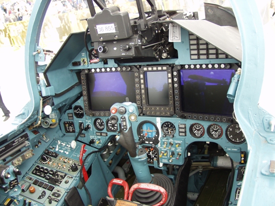 Su-27SM_cockpit.jpg