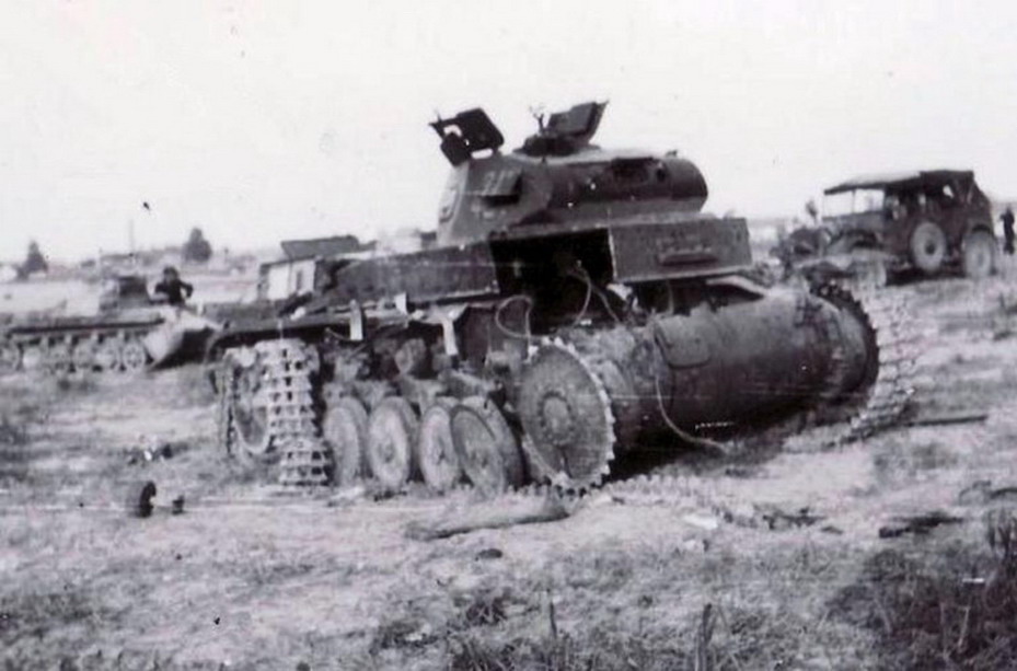 destroyed and battle damaged PzKpfw II (02).jpg
