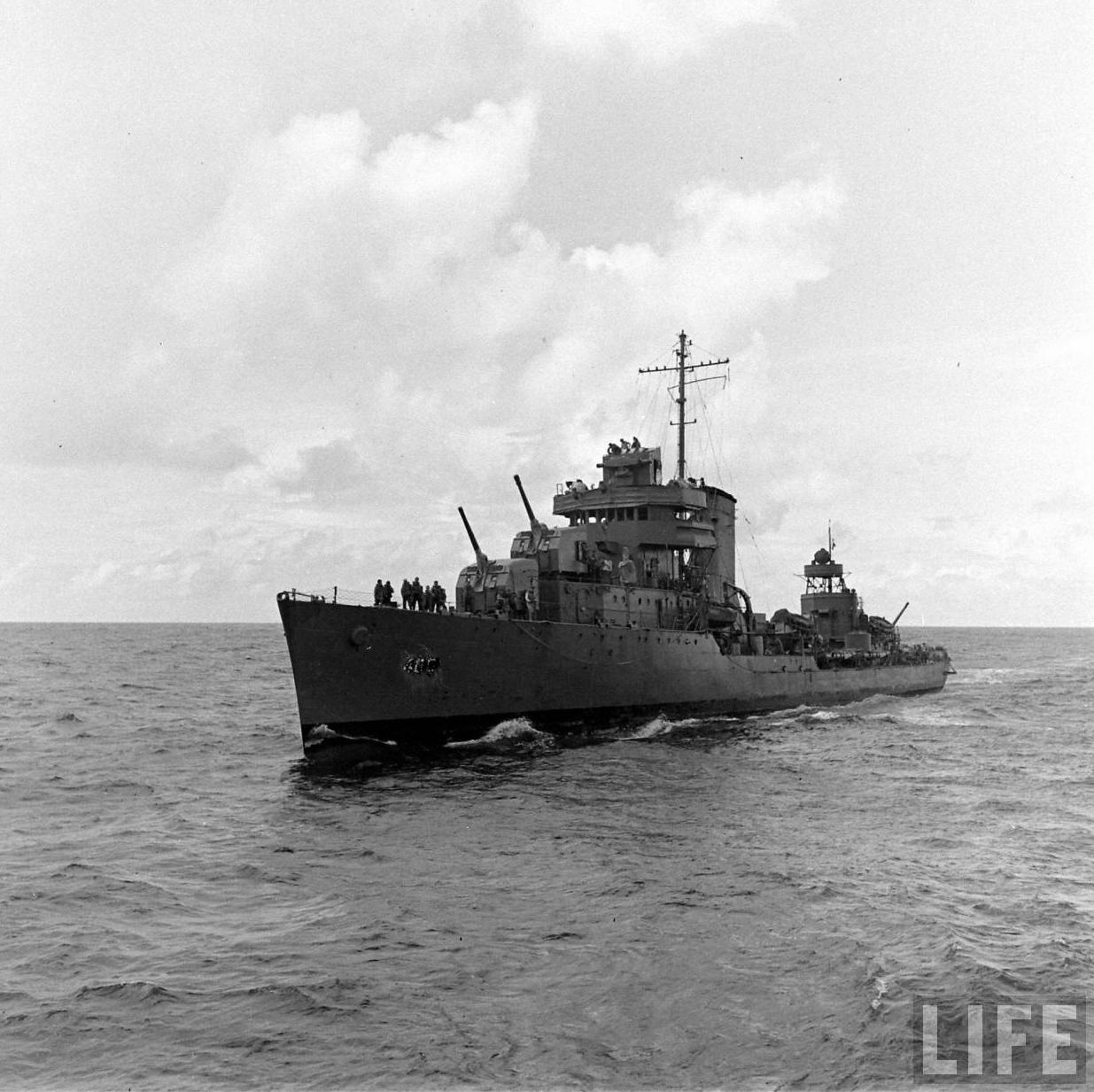 USS McCall (DD-400) - Feb 1942.jpg