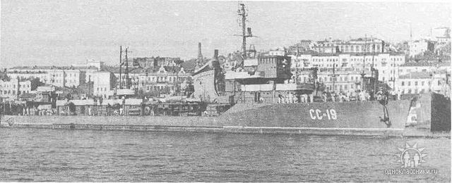 Расторопный, перестроенный в спасательно-дезактивацнонный корабль СДК-12, 1958-1960 гг..jpg