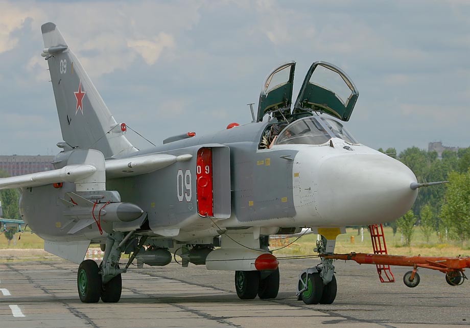 Sukhoi Su-24M_Fencer D.jpg