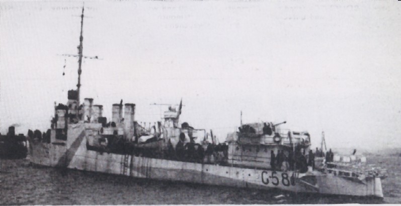 Rockingham (ex-USS Swasey DD-273) underway circa 1942.jpg