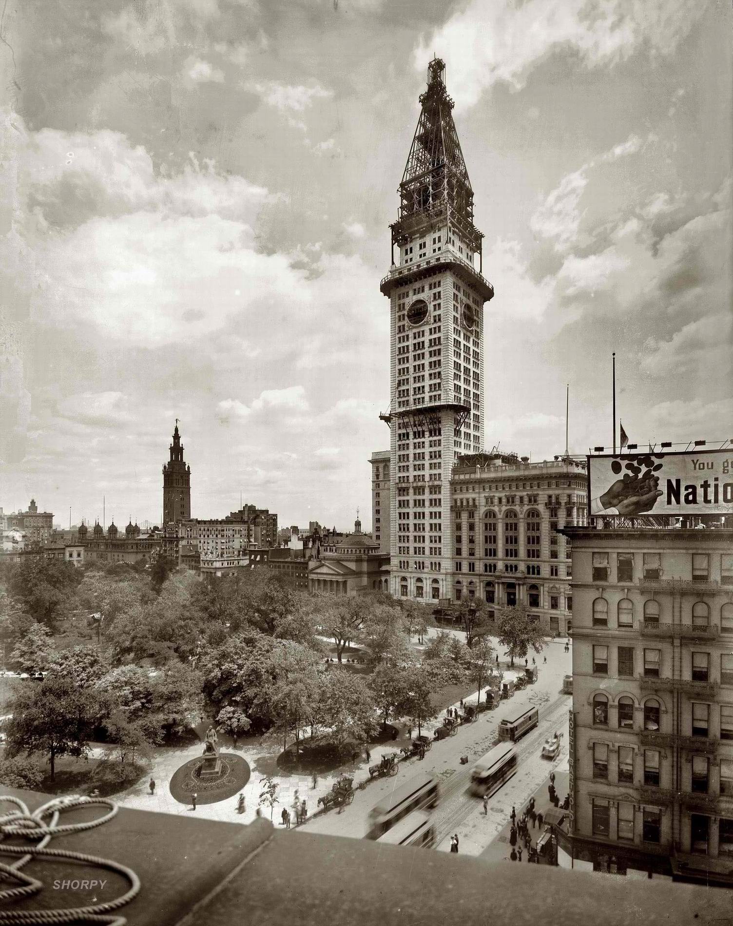 16 июня 1908 г. Идет строительство Met Life Tower.jpg