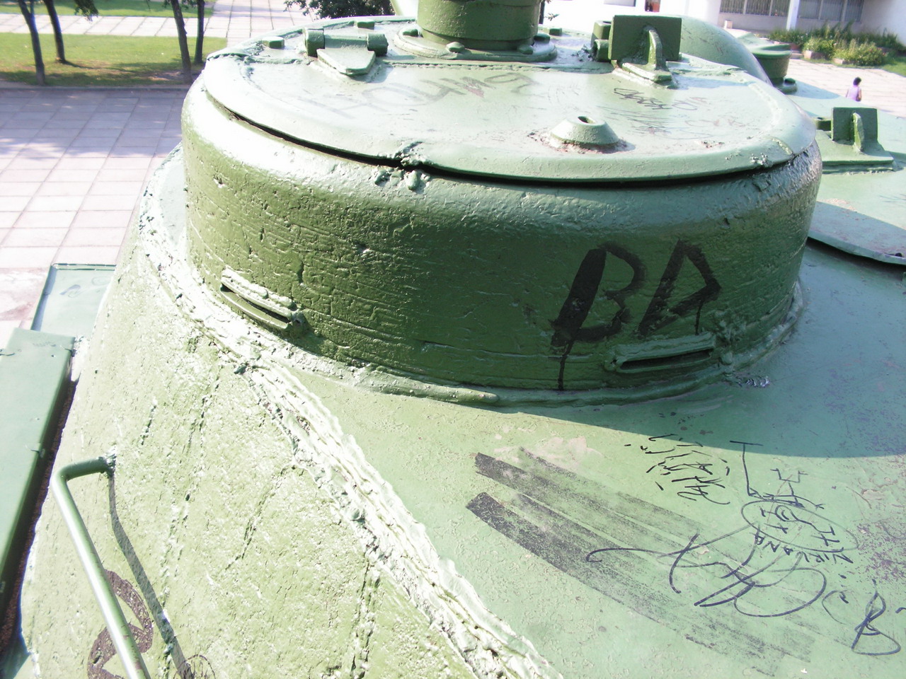 Т-34-85 (Минск, военный городок Уручье, памятник около Дома Офицеров)_11.JPG