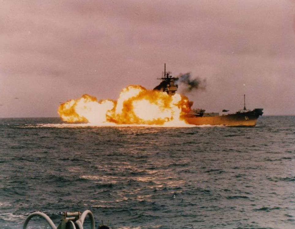USS Iowa (BB-61) firing - 5.jpg