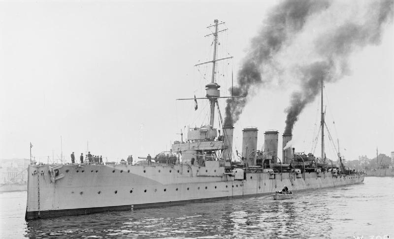 HMS_Gloucester_at_anchor_at_Brindisi,_Italy,_1917_-_IWM_SP_459.jpg