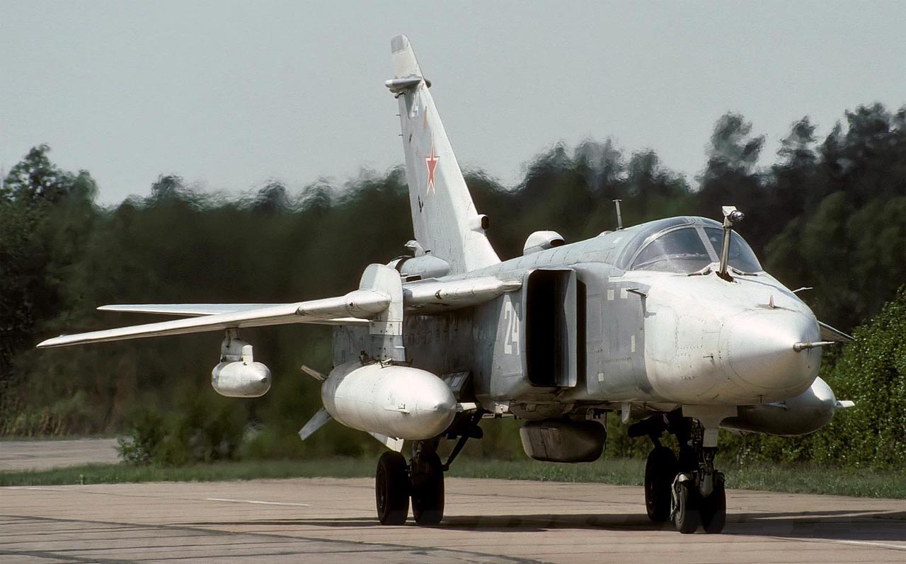 Sukhoi Su-24MR_02.jpg