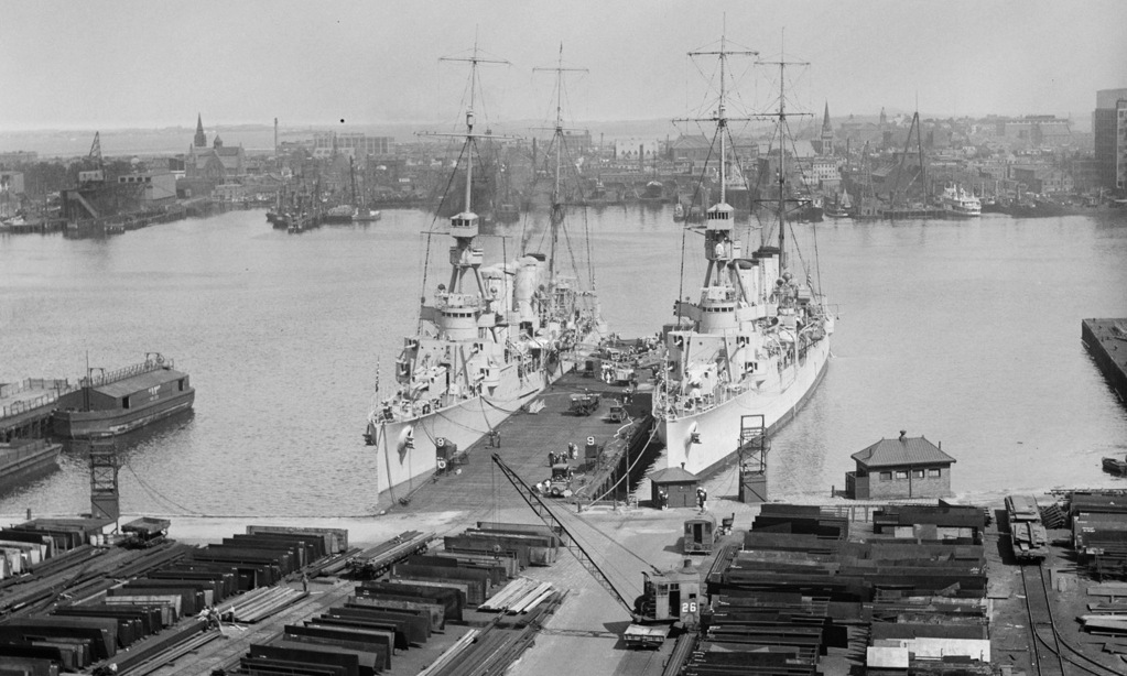 USS RALEIGH (CL-7) and USS MEMPHIS (CL-13) - 1927.jpg