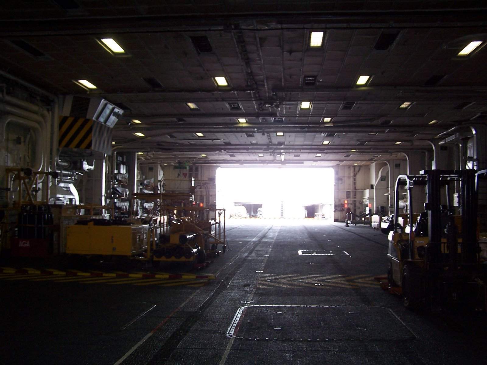 20080428-hangar.jpg