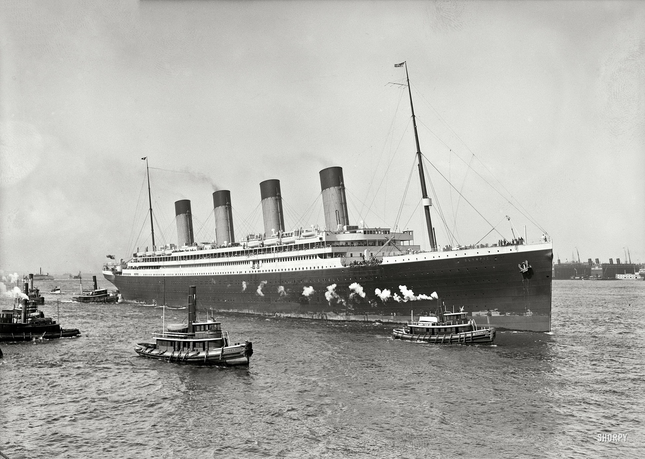 New York. June 21, 1911. White Star liner S.S. Olympic guided in by tugboats Geo. K. Kirkham and Downerр.jpg