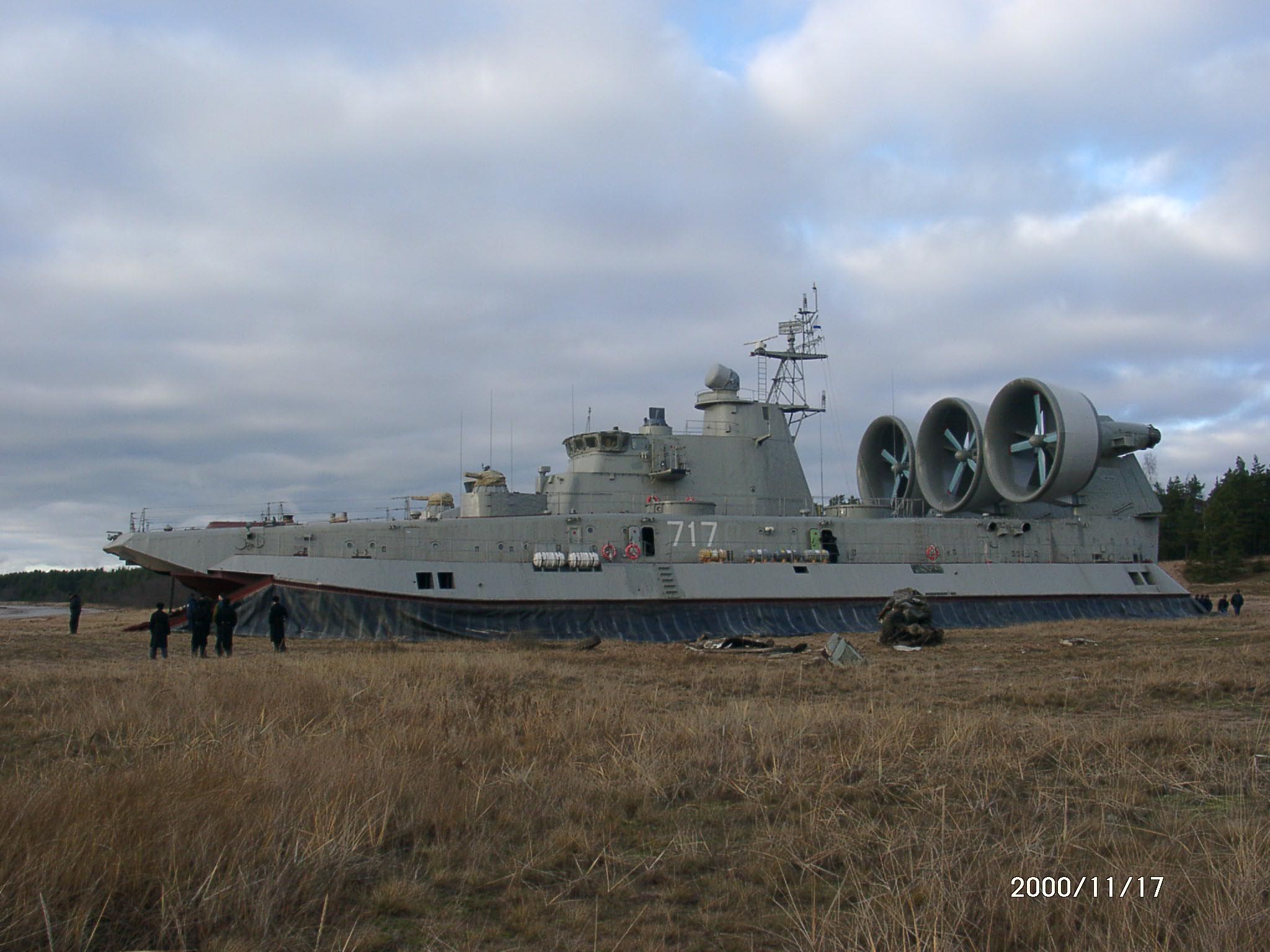 МДК-118 в бухте Желтая под Санкт-Петербургом, 17 ноября 2000 года..jpg