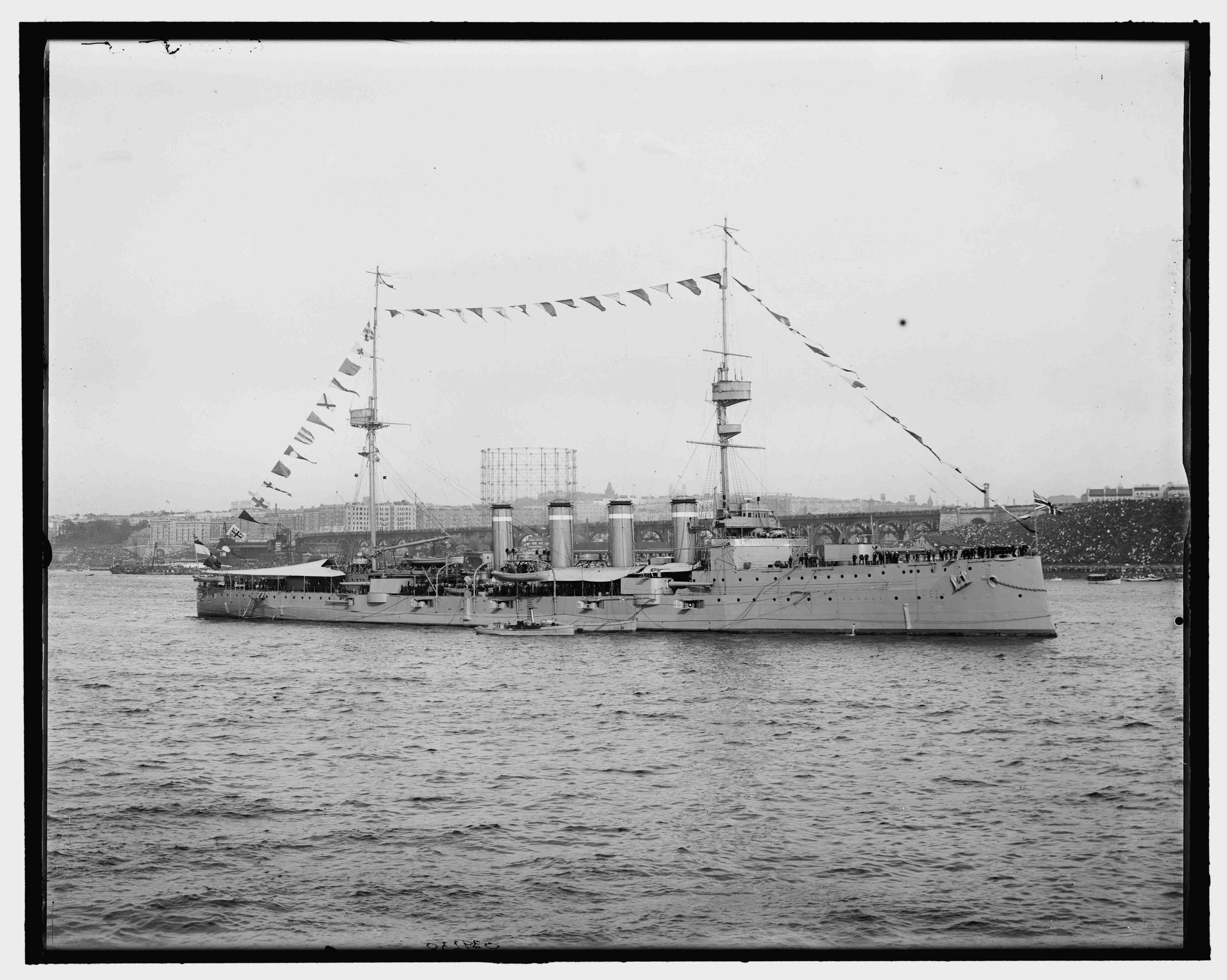 HMS_Duke_of_Edinburgh_1212.jpg