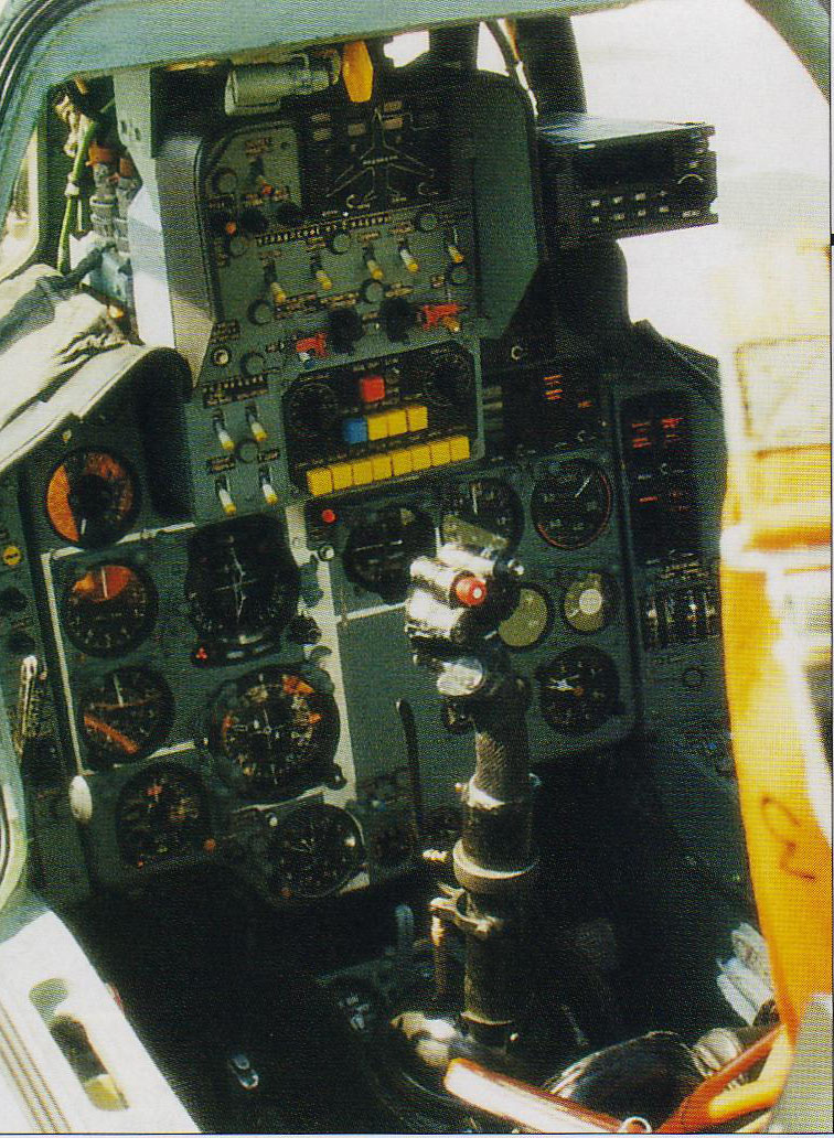 su-17 cockpit 3.jpg