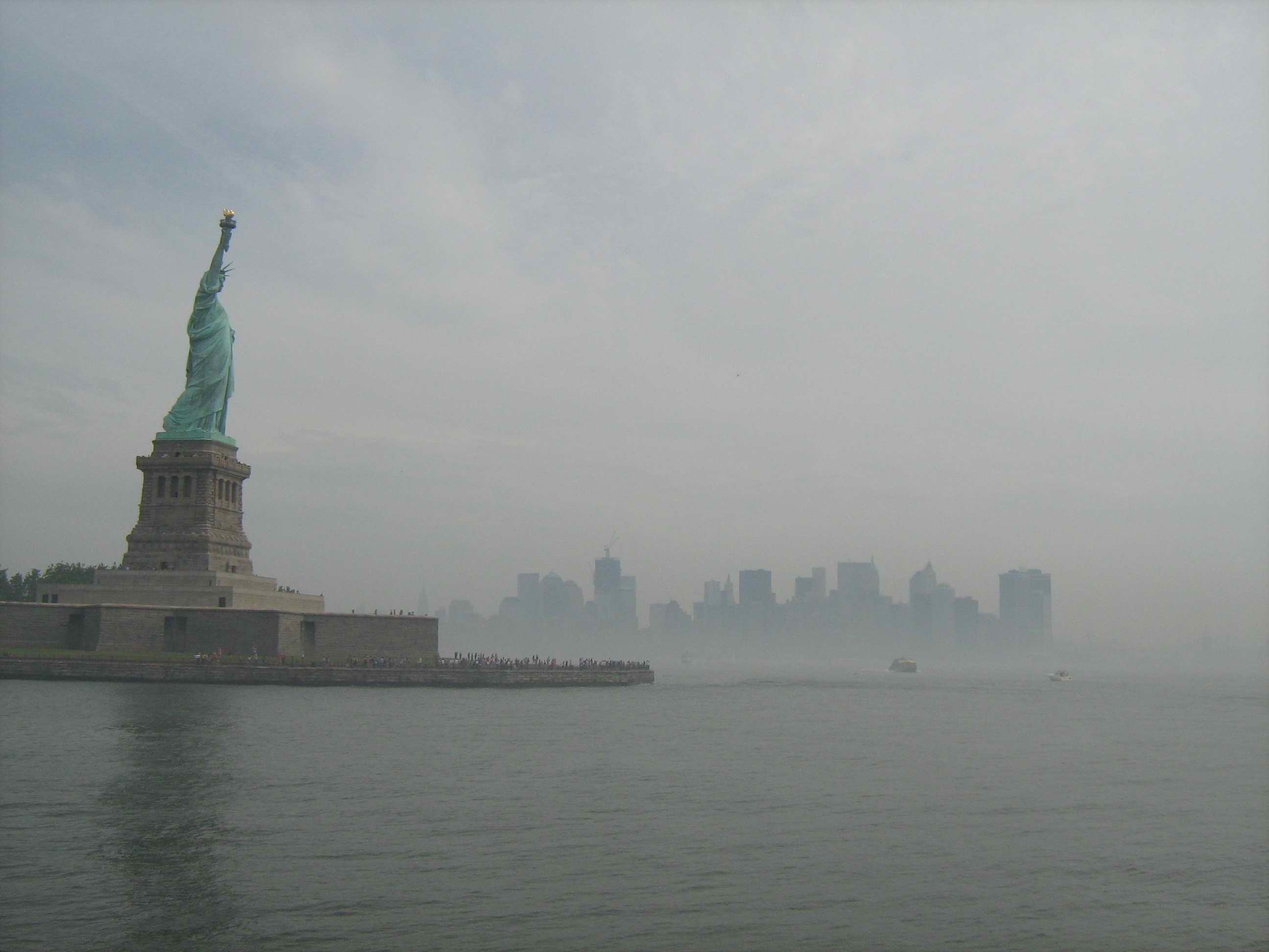 Liberty Island - вид с парома.jpg