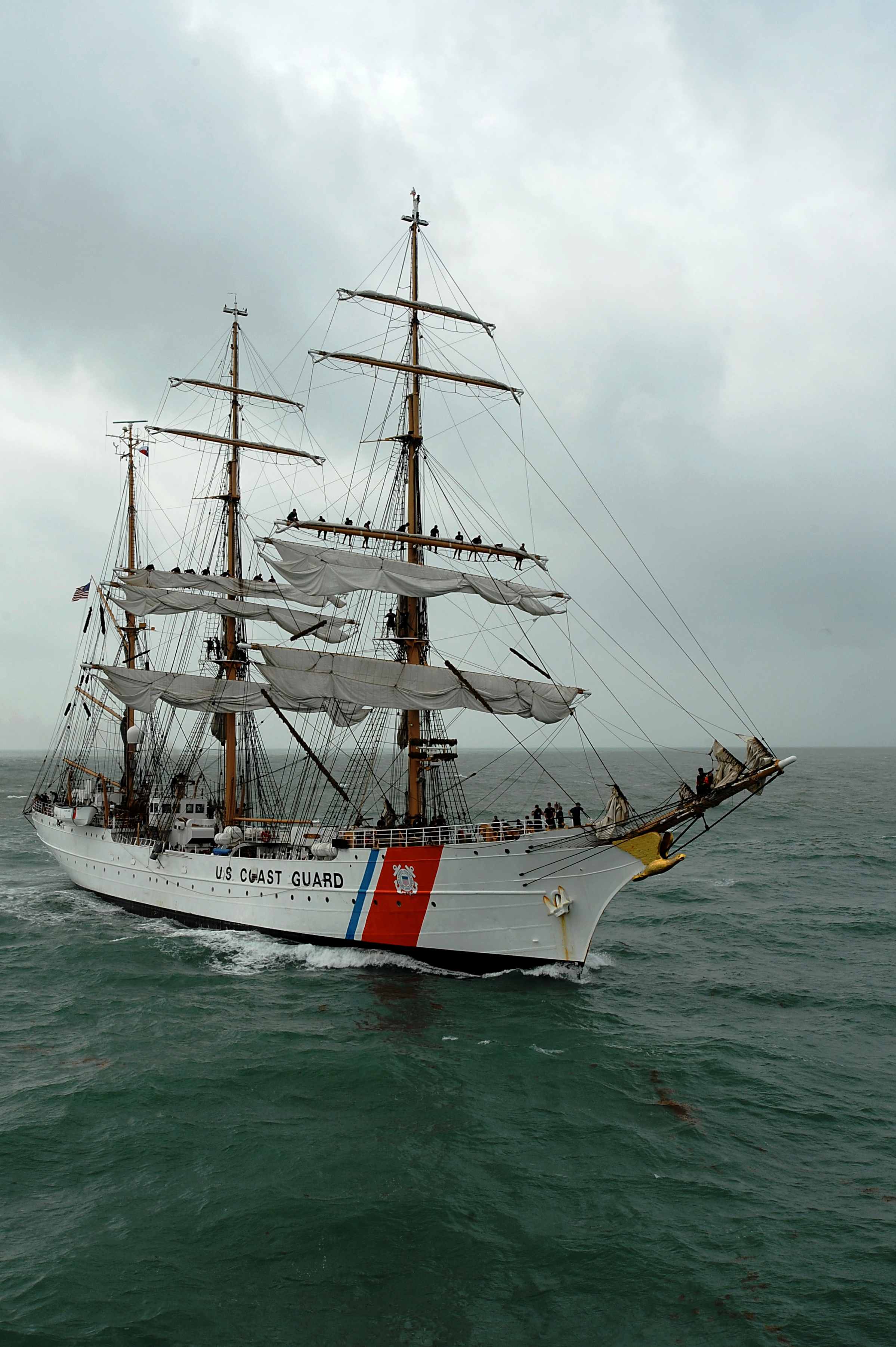 Копия US Coast Guard Cutter Eagle.jpg