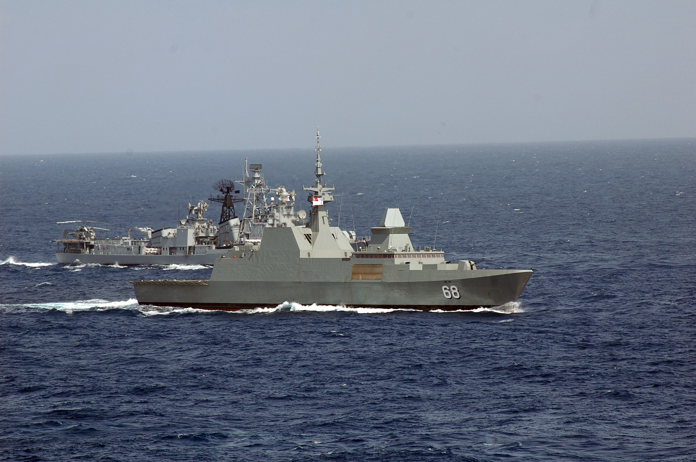 070905-N-1730J-129Singapore Navy frigate RSS Formidable.jpg
