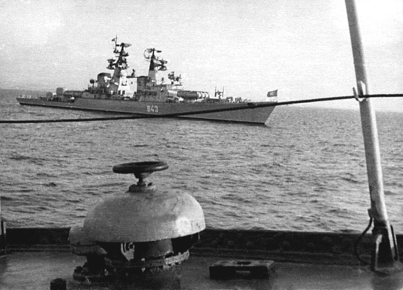 Июль-август 1971г. с борта эсминца Бывалый.jpg