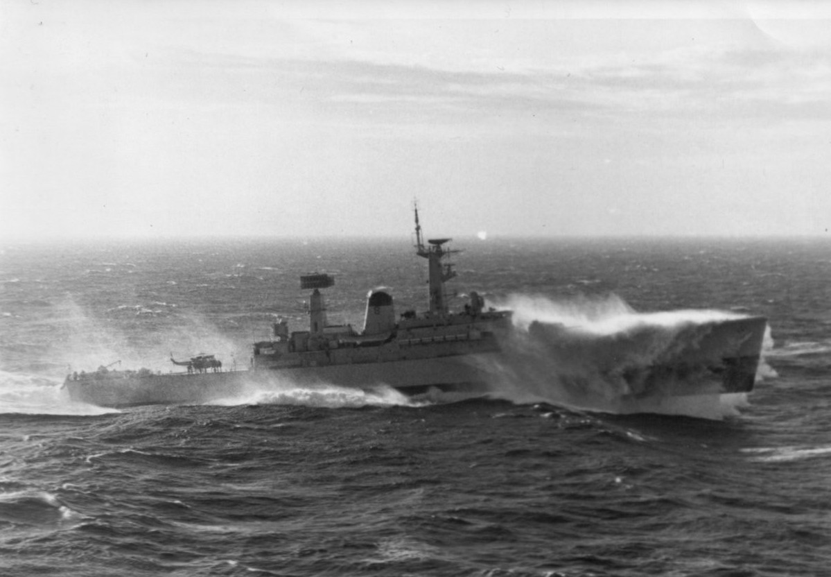 HMS Arethusa on the up.jpg