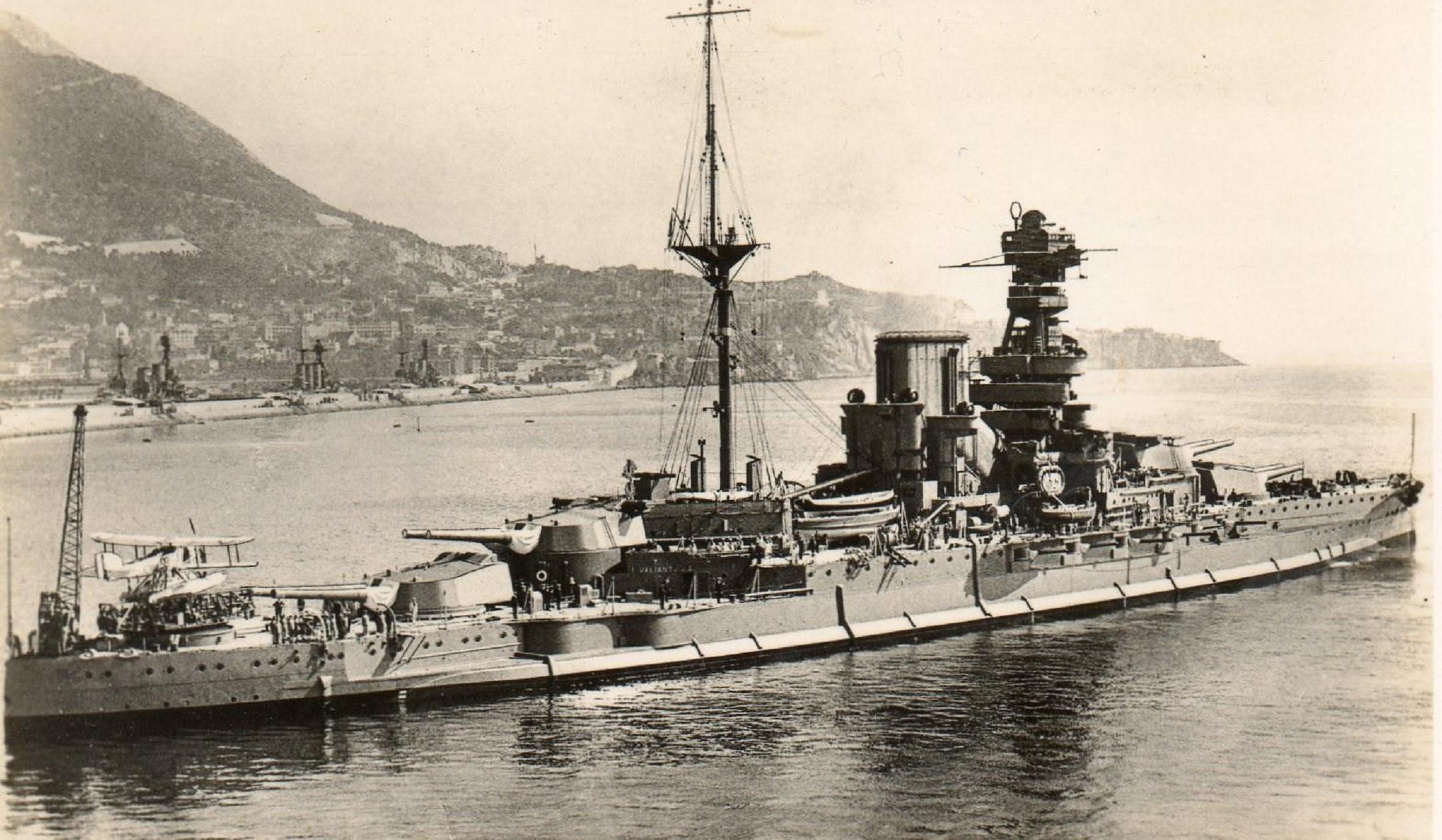 HMS%20VALIANT-1916-1950T[1].jpg