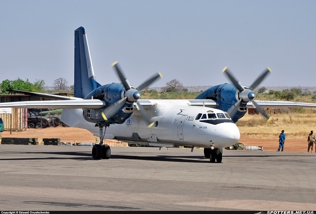 An-32B_SudanAF_2012.jpg