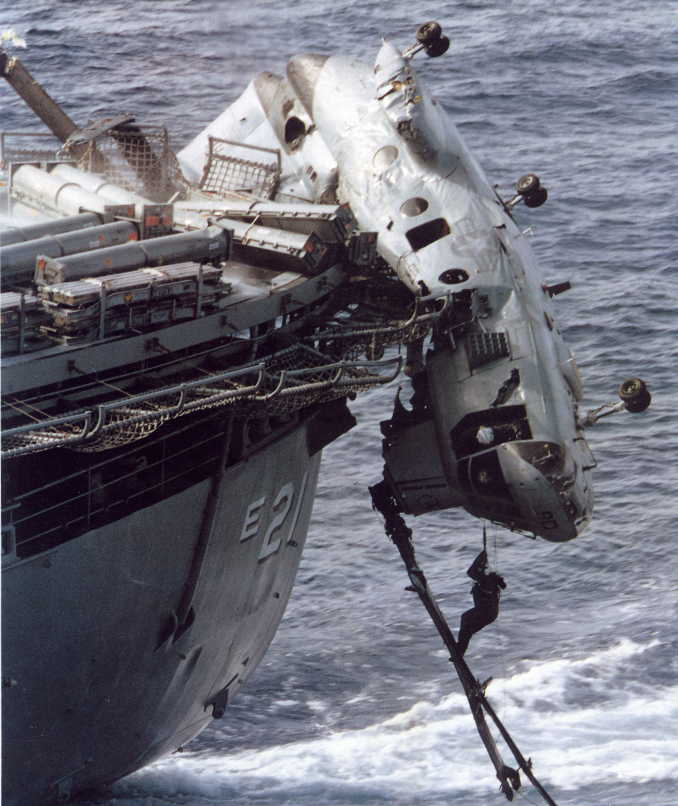 СН-46 Sea Knight crashed.jpg