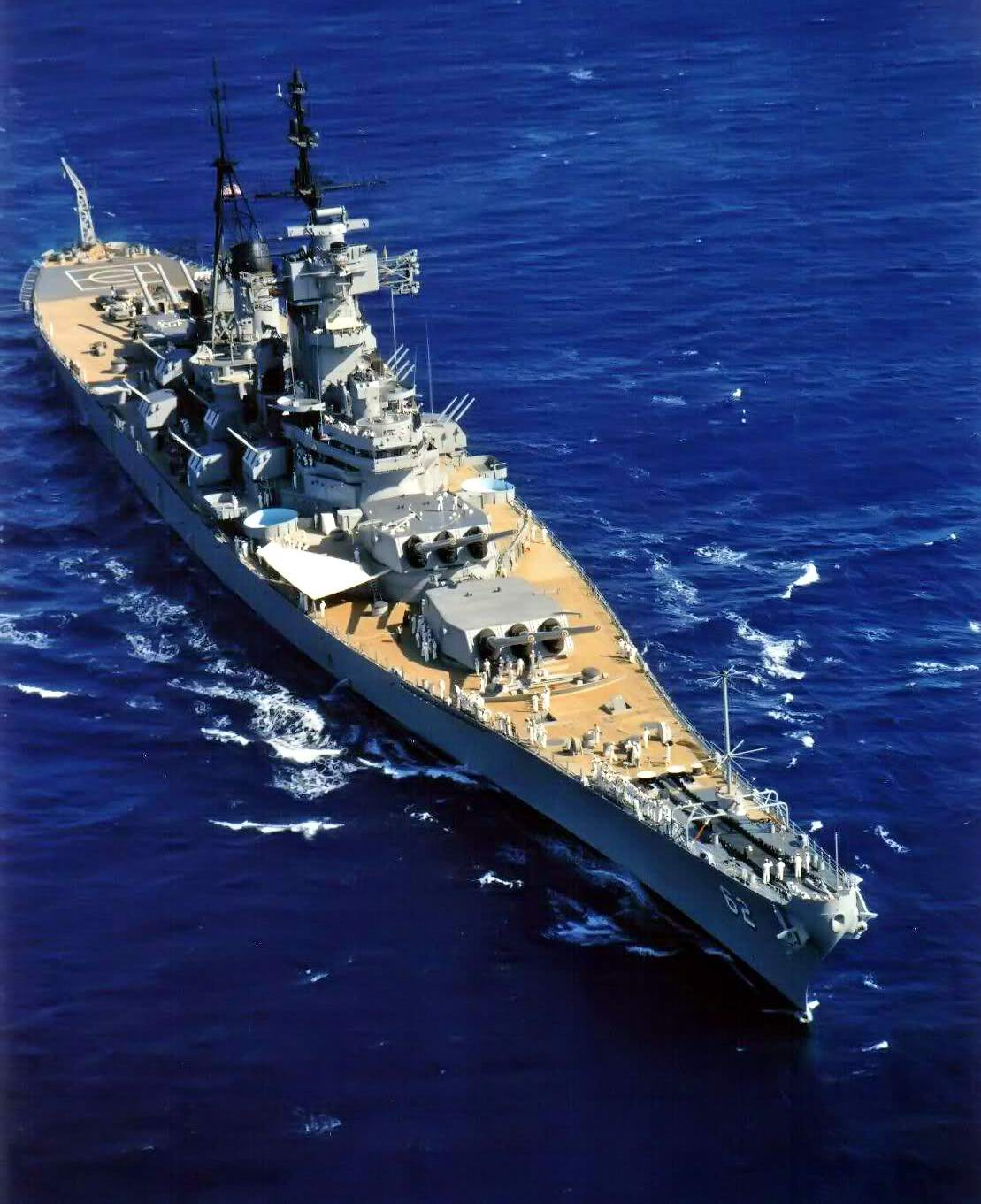USS New Jersey (BB-62) near Oahu, Sept 9 1968.jpg