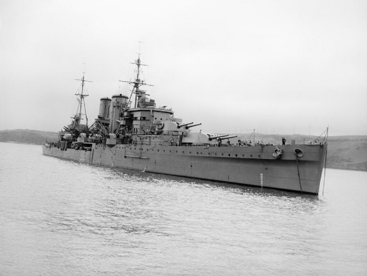 HMS Exeter after refit 1941.jpg