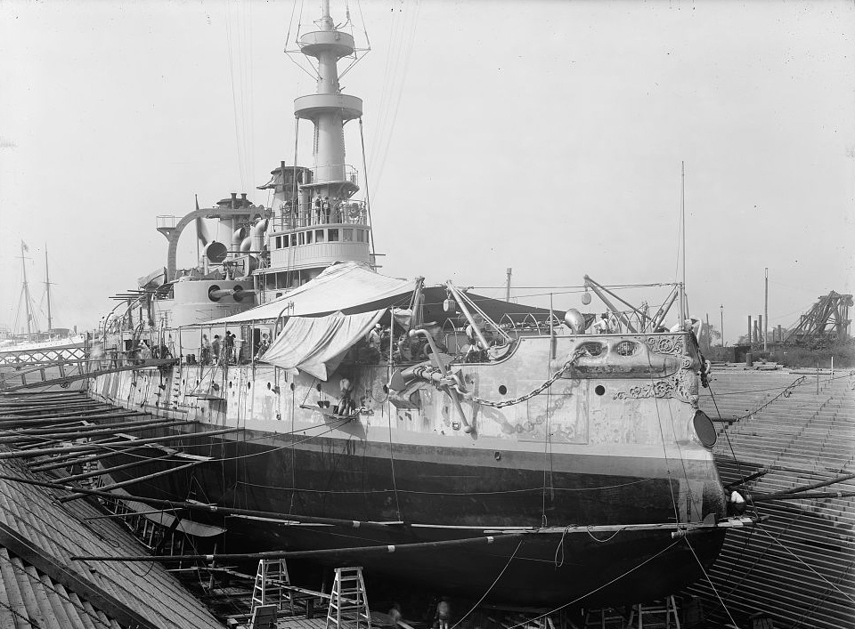 USS Massachusetts in drydock - 1898.jpg