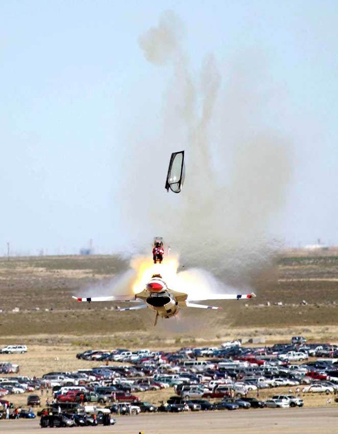 4_2_2004_9_2_t_bird_6_front_eject.jpg