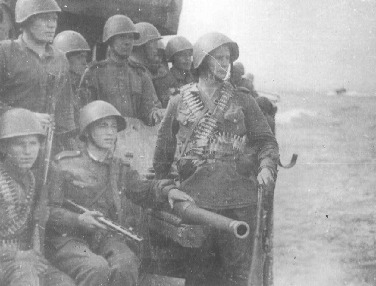 Soviet troops in route to the Kurile Islands.JPG