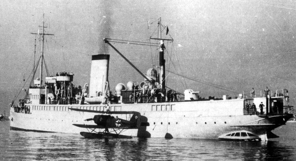Minenschiff Kaiser in 1941.jpg