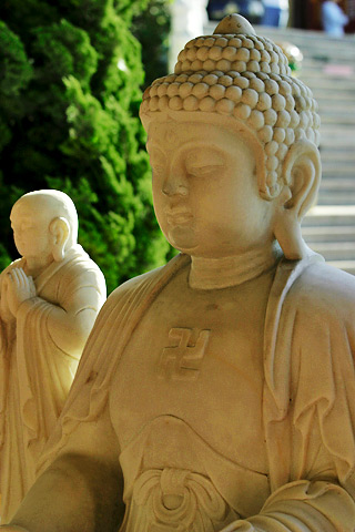Buddha_image_-_stone_-_with_disciple.jpg