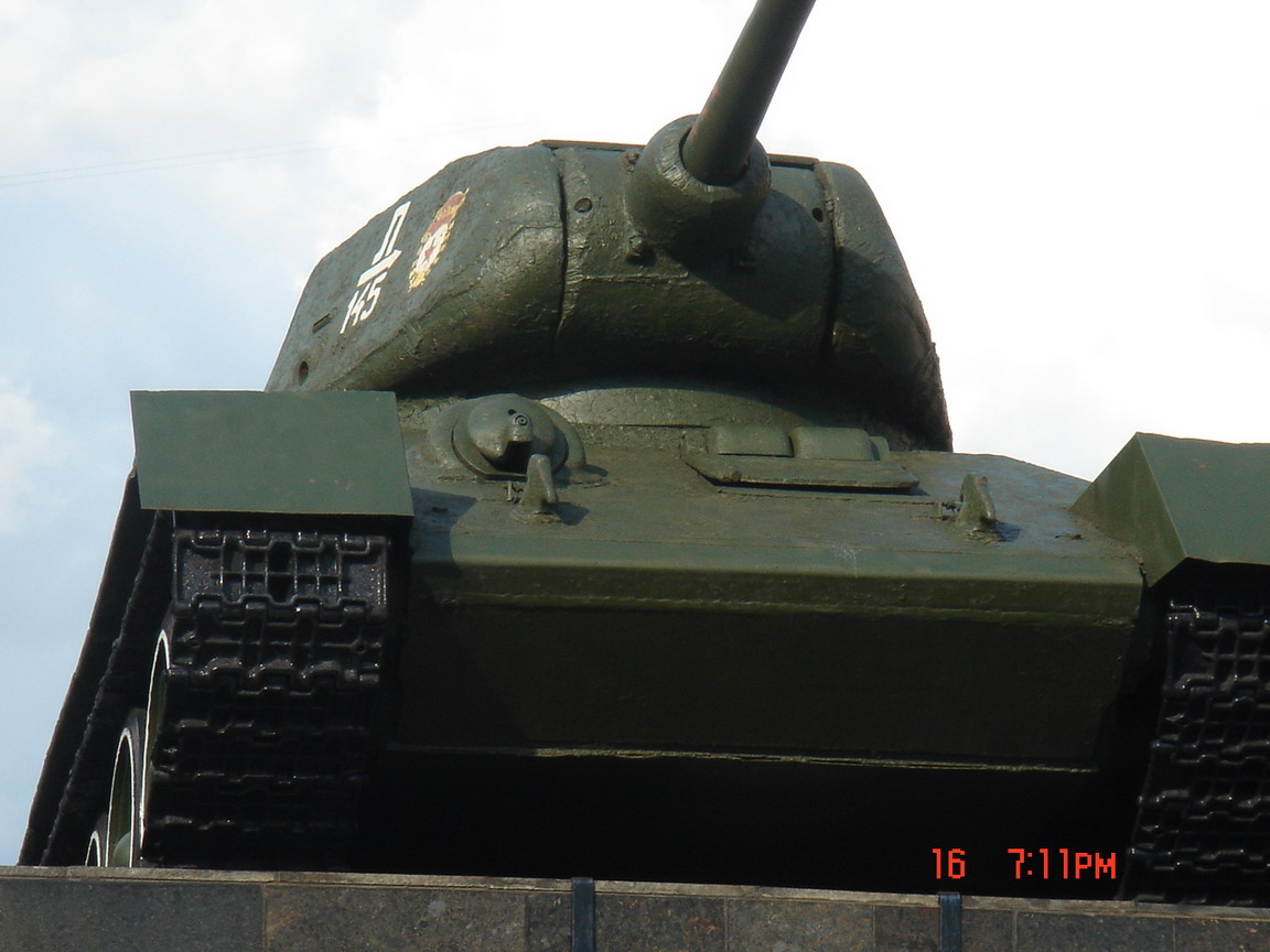 Т-34-85 (Минск памятник около Дома Офицеров)_03.JPG