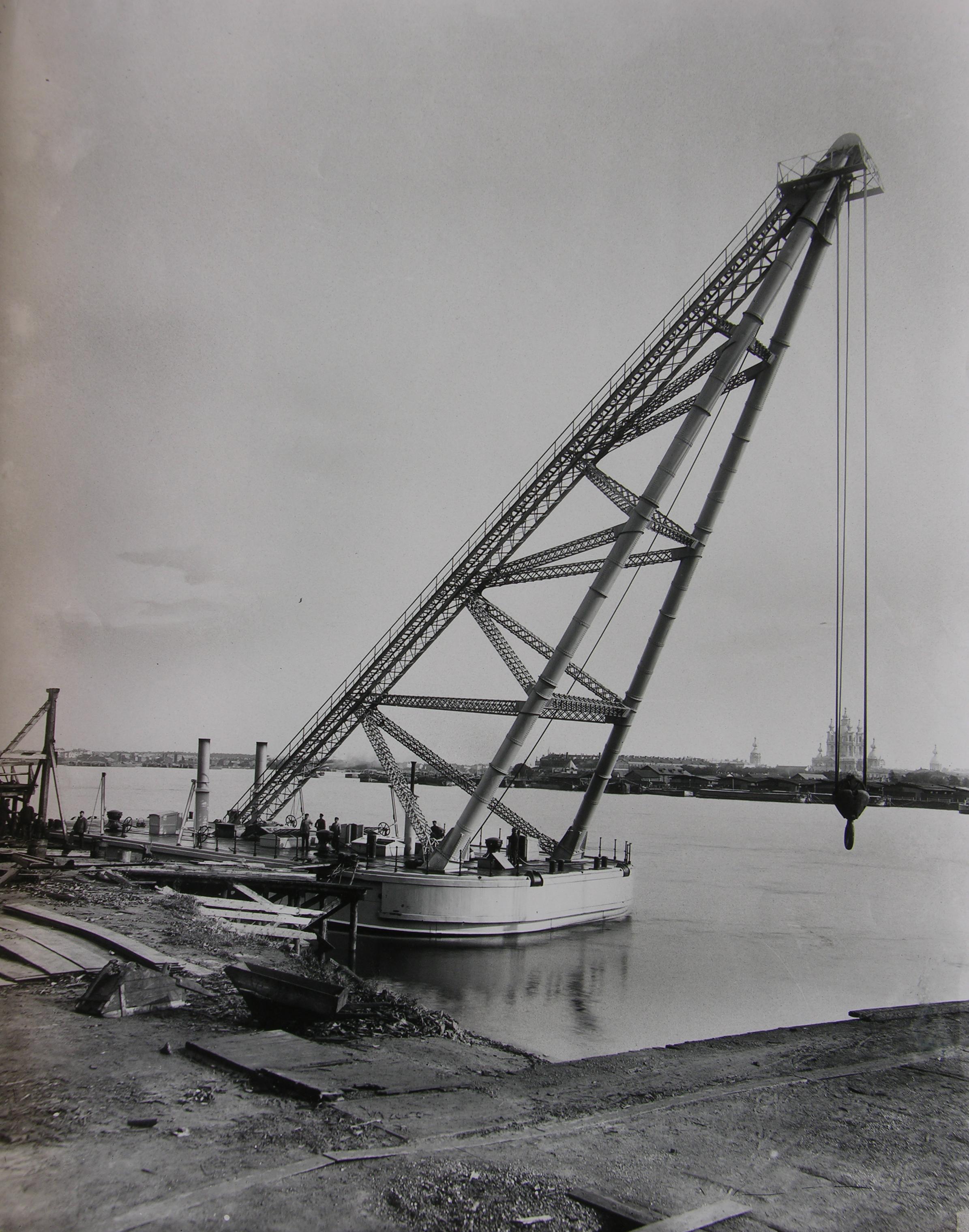 плавкран 70 тонн для Санкт-Петербургского порта 1890.JPG