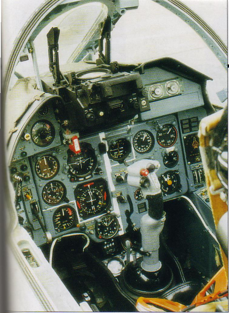 su-17 cockpit 1.jpg
