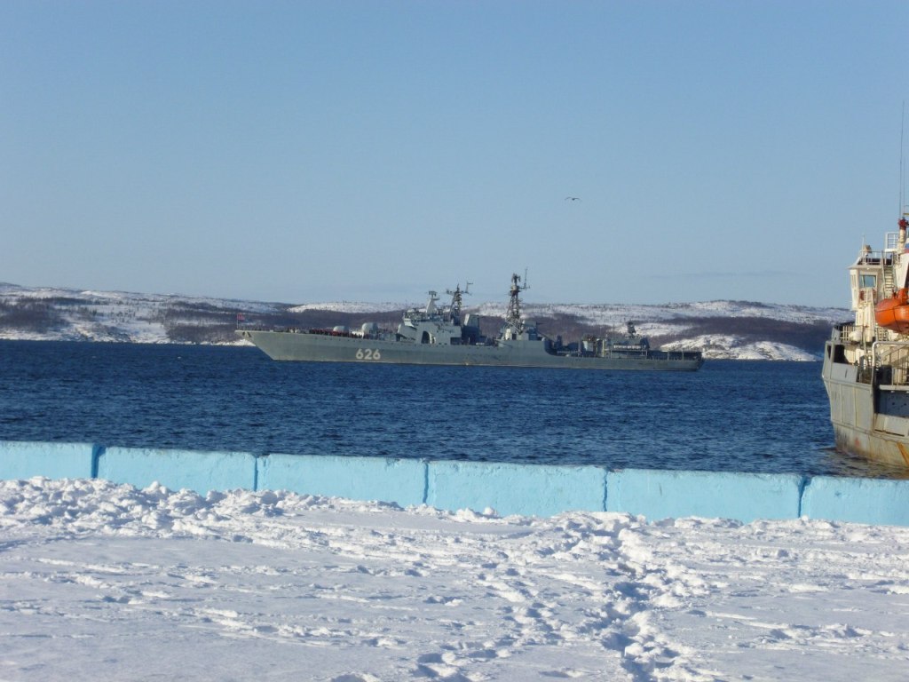Вице-Адмирал Кулаков  на рейде Североморска..jpg