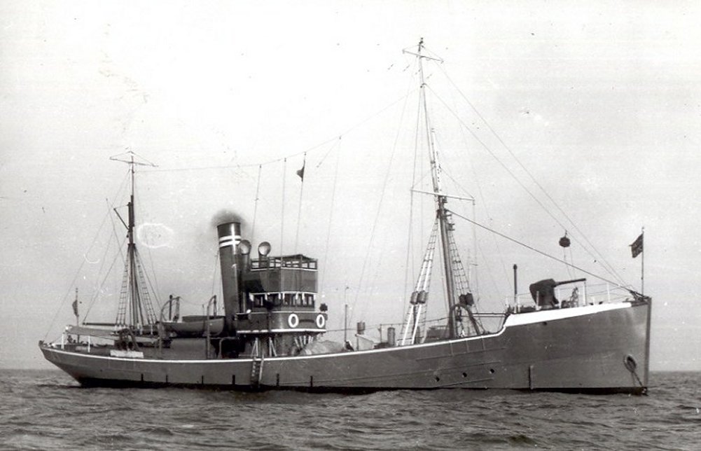 foyle 1918 naval trawler.jpg